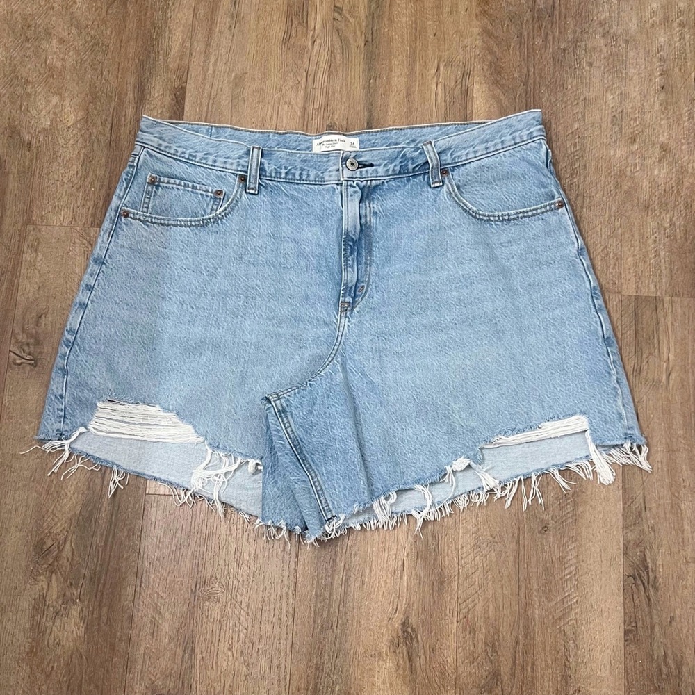 Abercrombie & Fitch high rise loose short